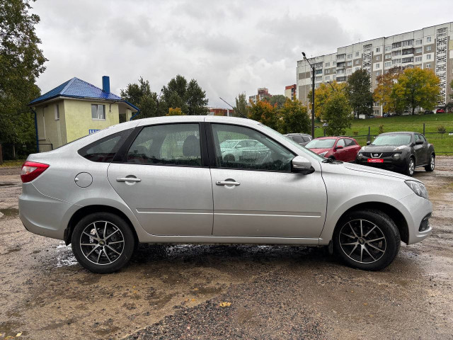 Фото автомобиля 3