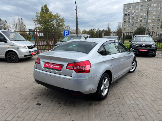 Фото автомобиля 5