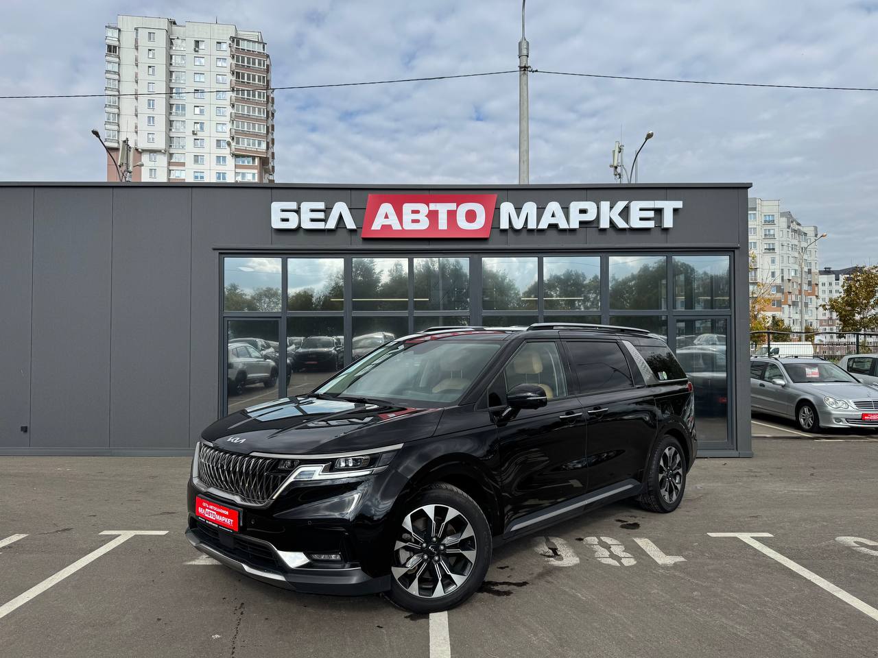 авто с пробегом kia carnival 2022