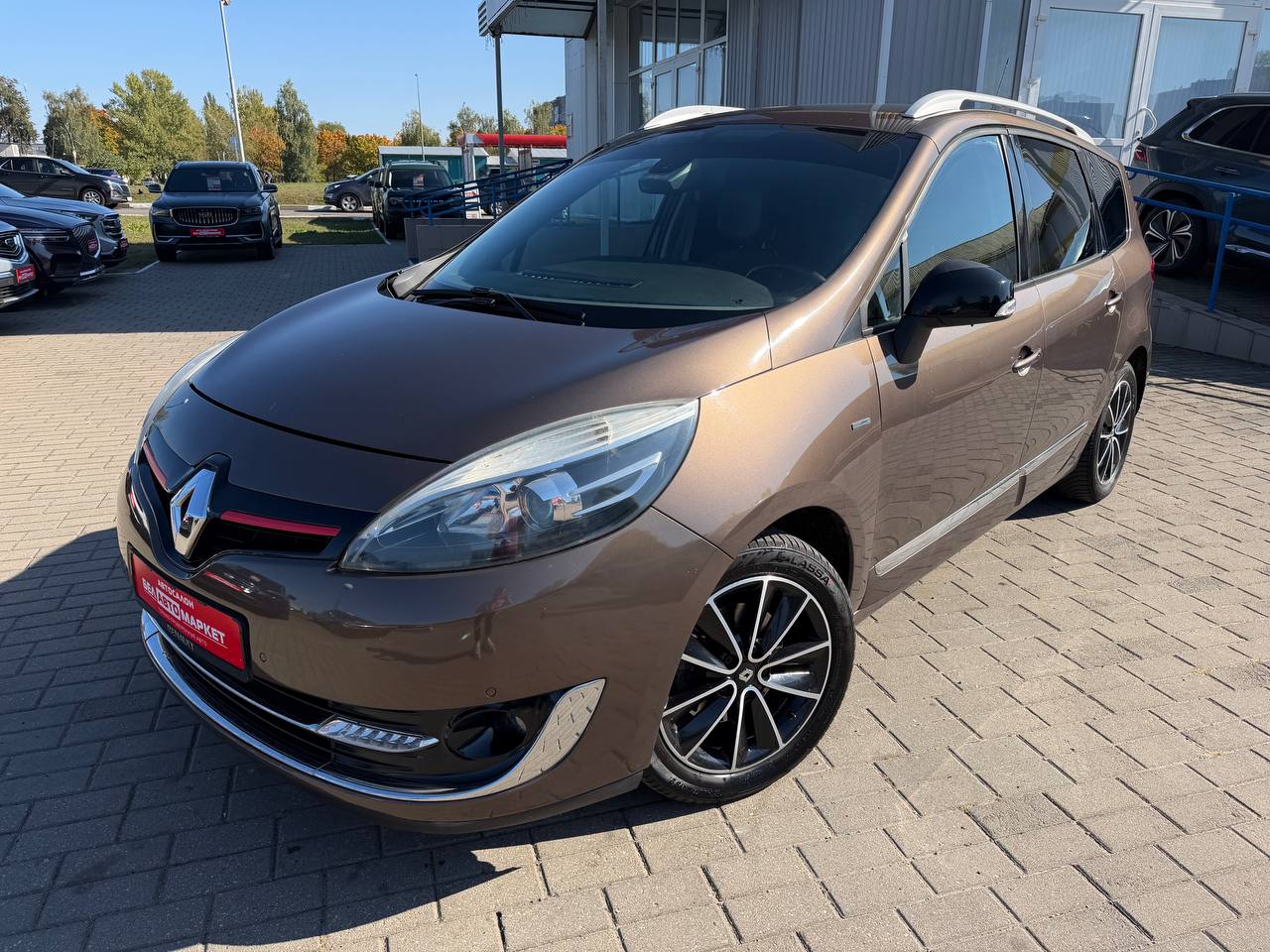 авто с пробегом renault Grand Scenic 2013