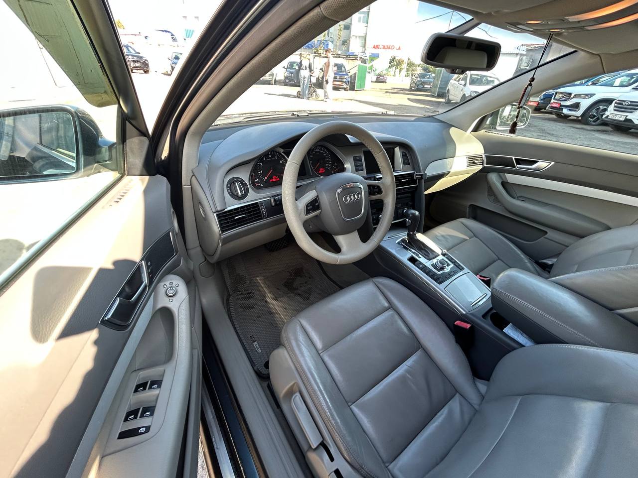 Фото автомобиля 8