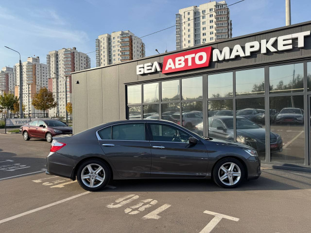 Фото автомобиля 3