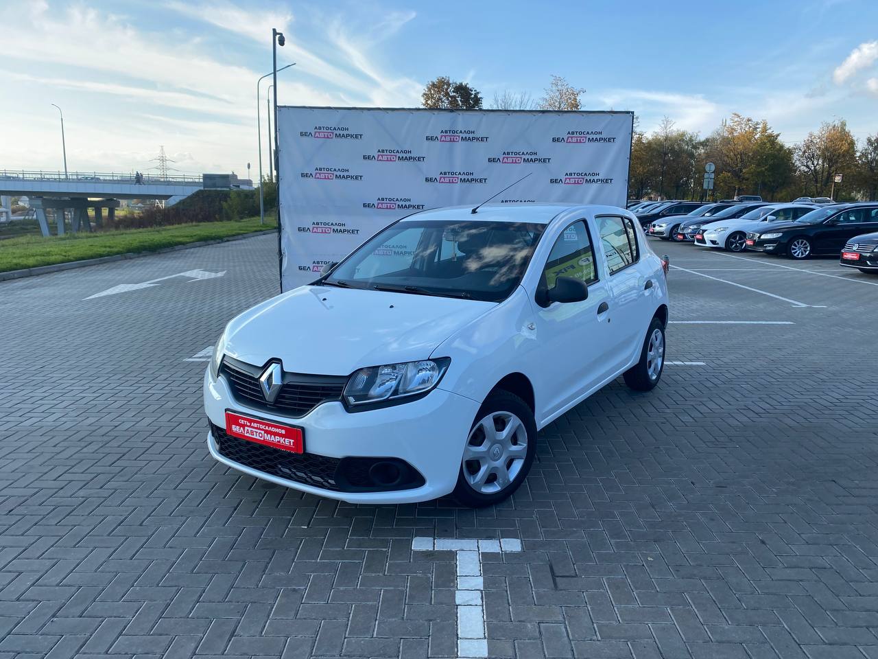 авто с пробегом renault sandero 2017