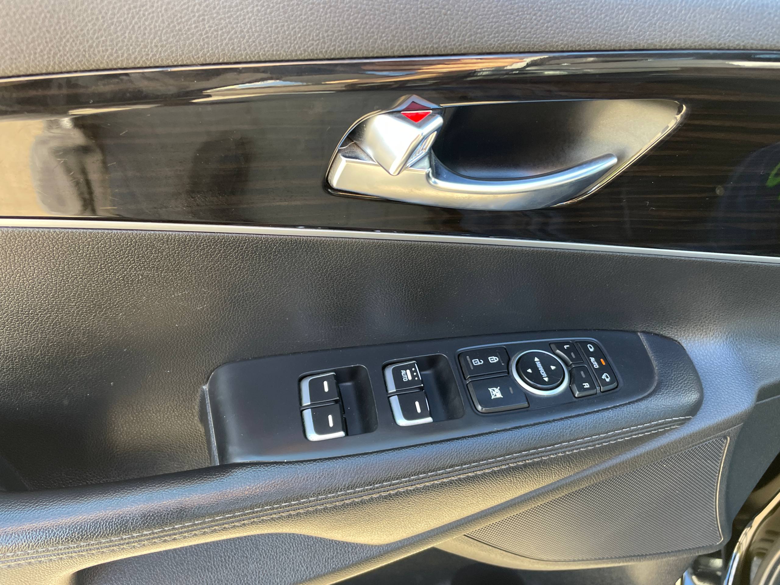 Фото автомобиля 12
