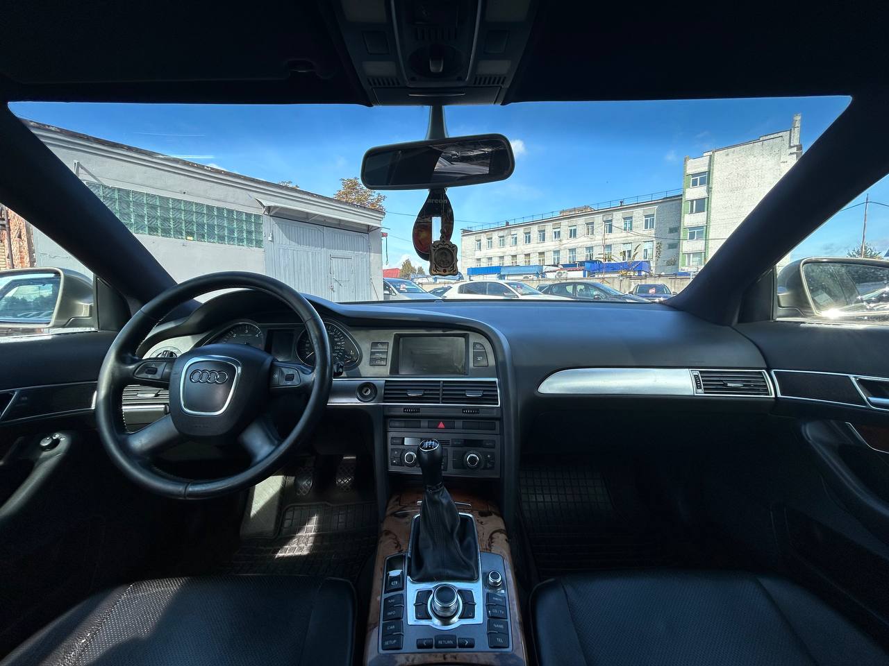 Фото автомобиля 11