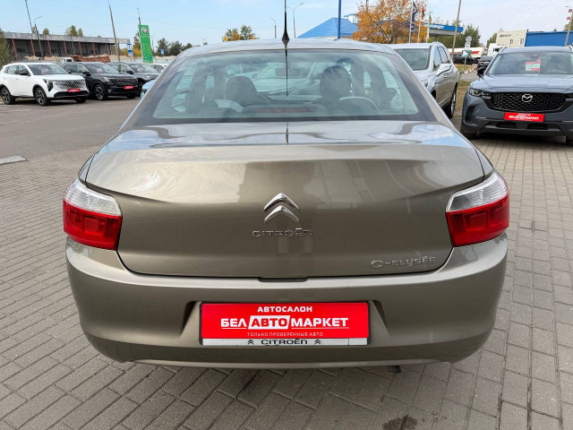 Фото автомобиля 5