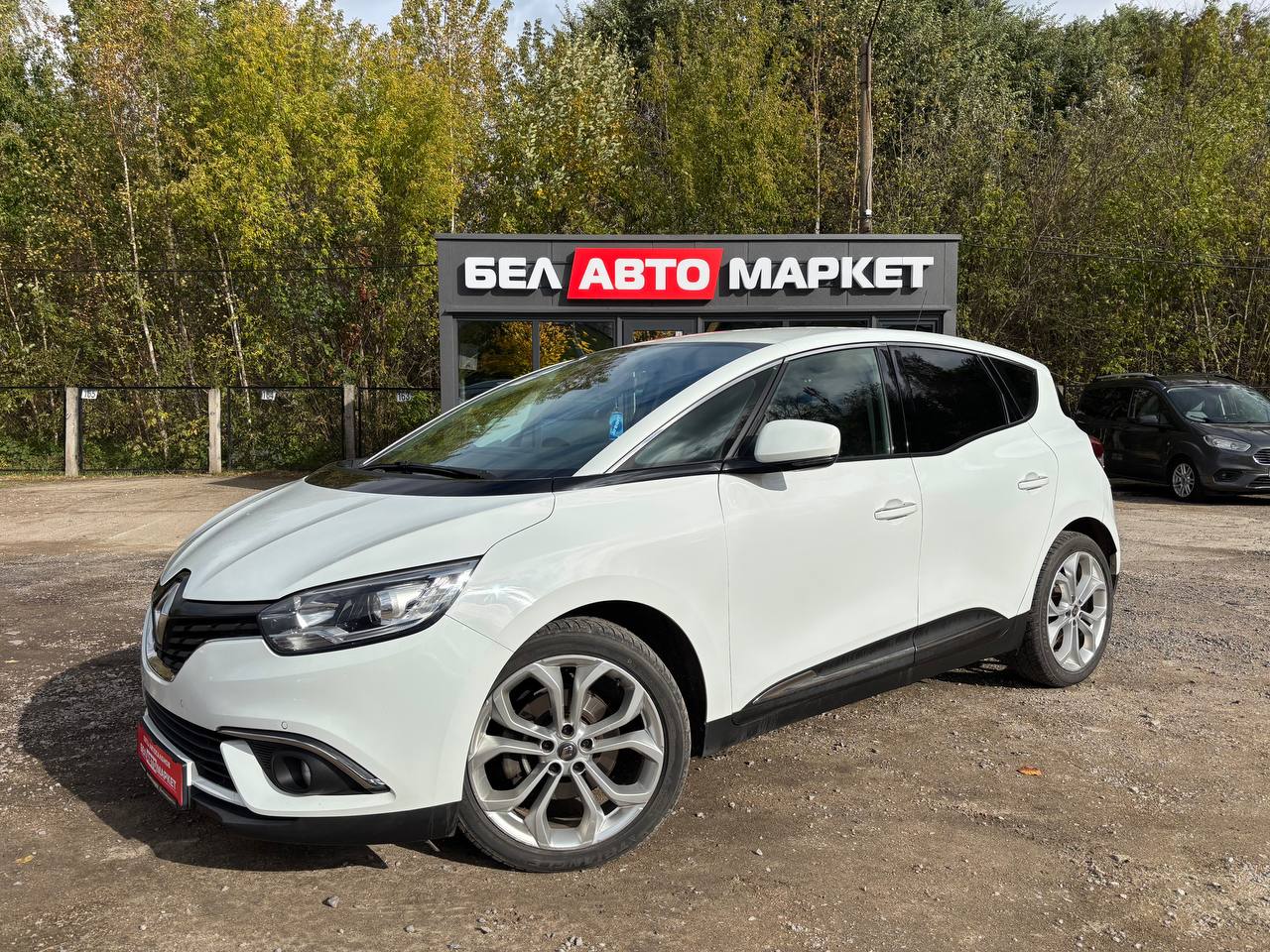 авто с пробегом renault scenic 2017