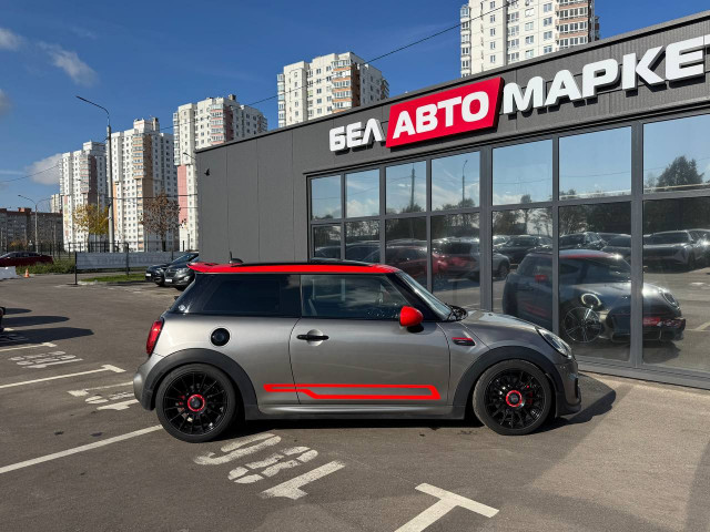 Фото автомобиля 3