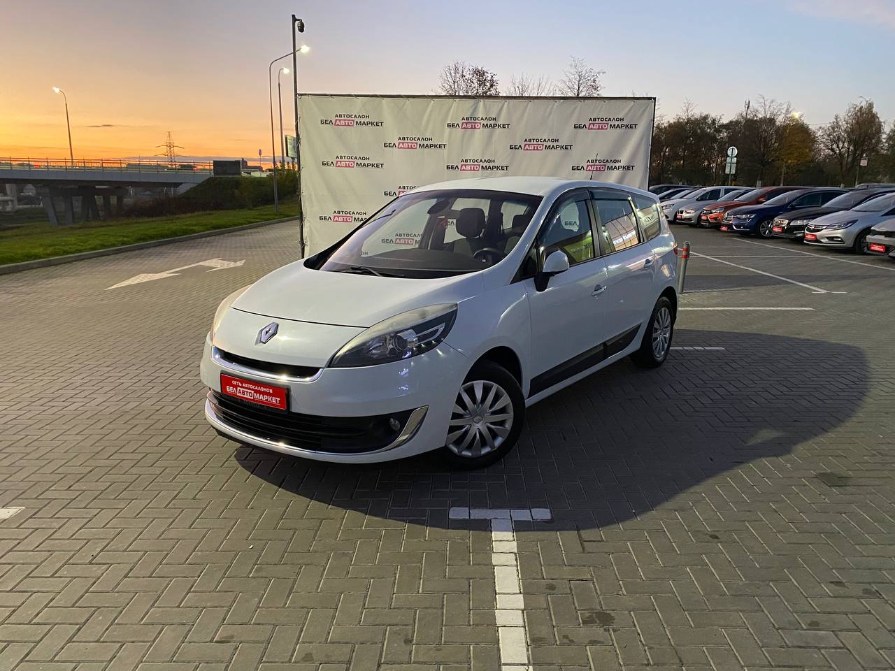авто с пробегом renault scenic 2012