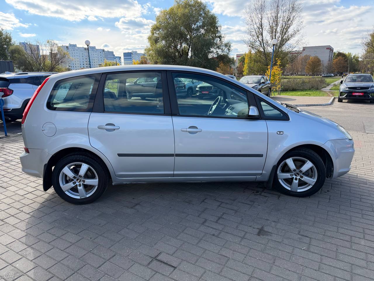 Фото автомобиля 3