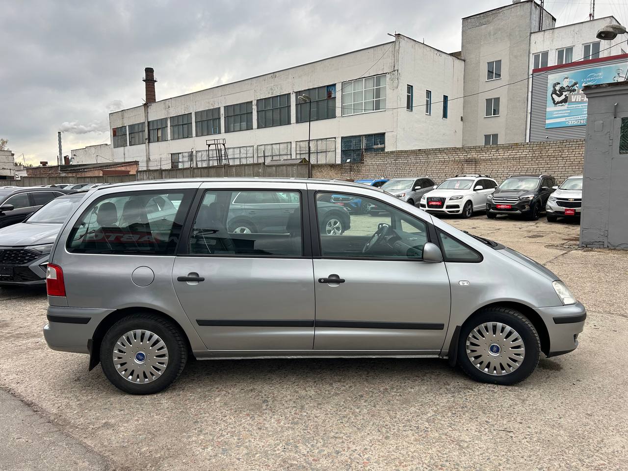 Фото автомобиля 3