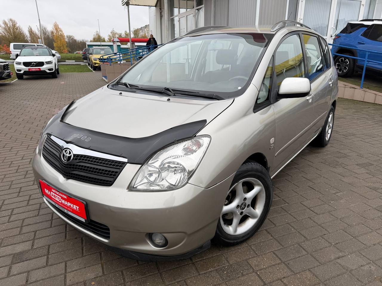 авто с пробегом toyota corolla verso 2002