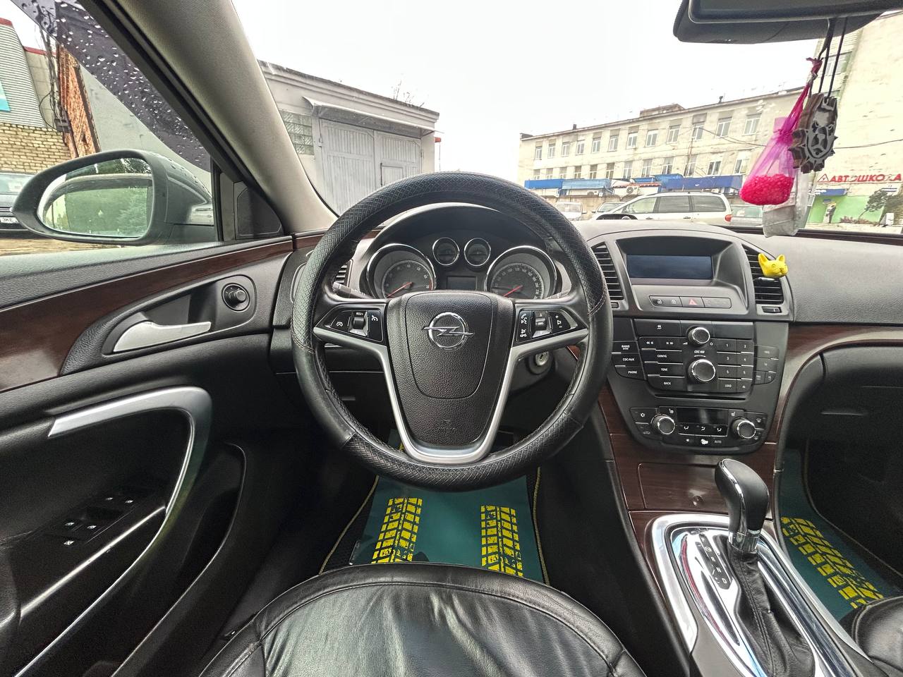 Фото автомобиля 12