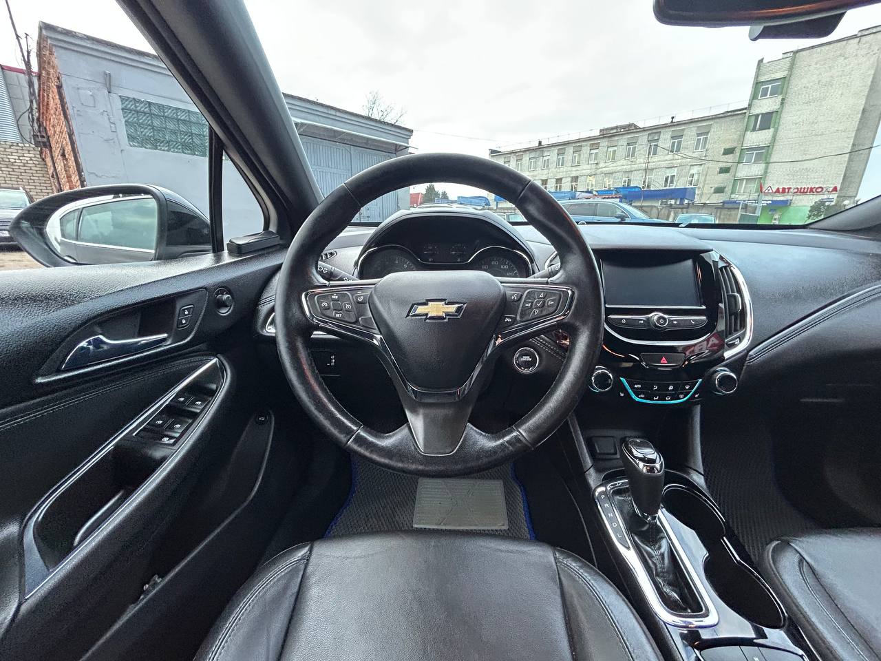 Фото автомобиля 12
