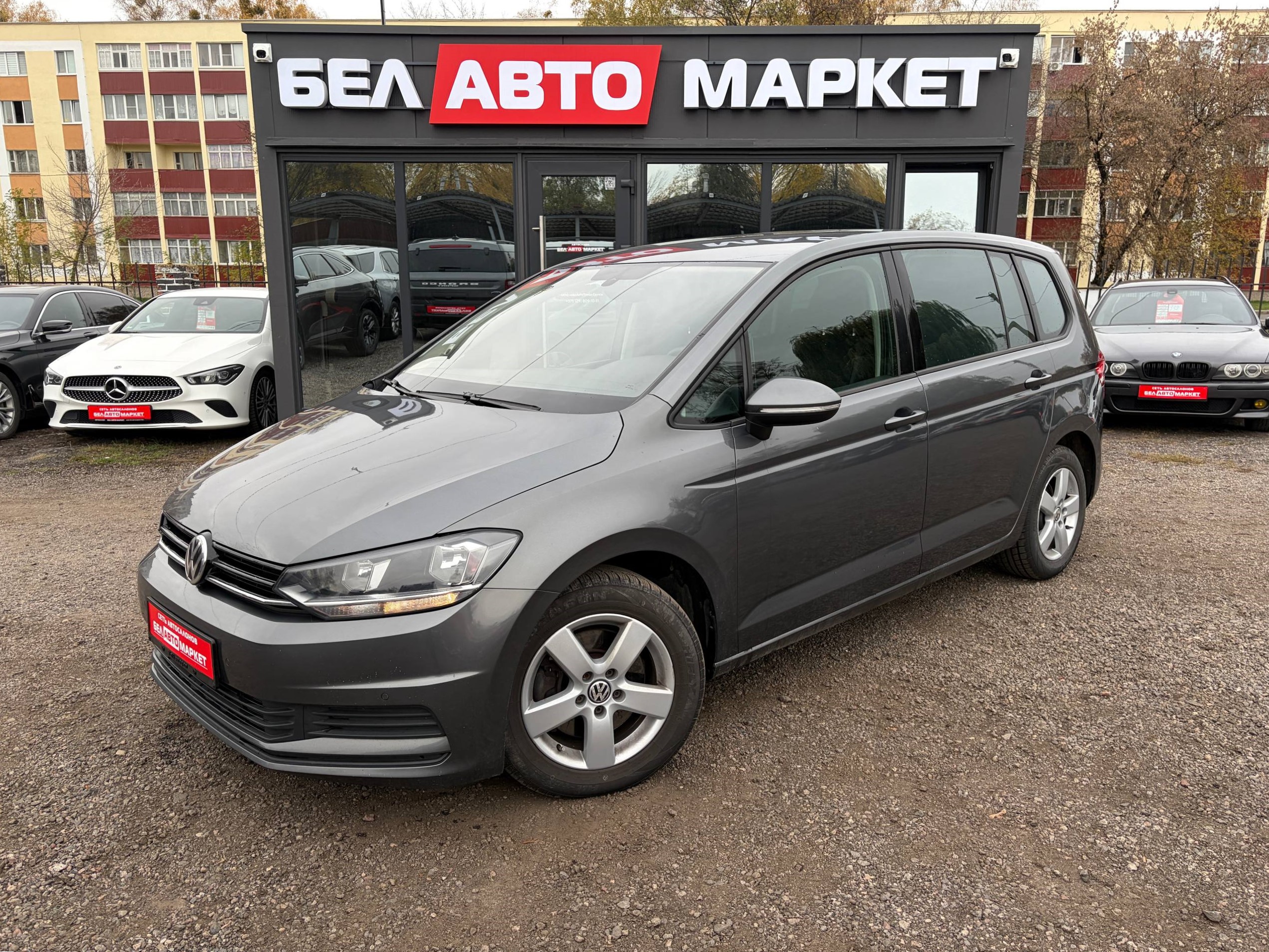 авто с пробегом volkswagen touran 2018