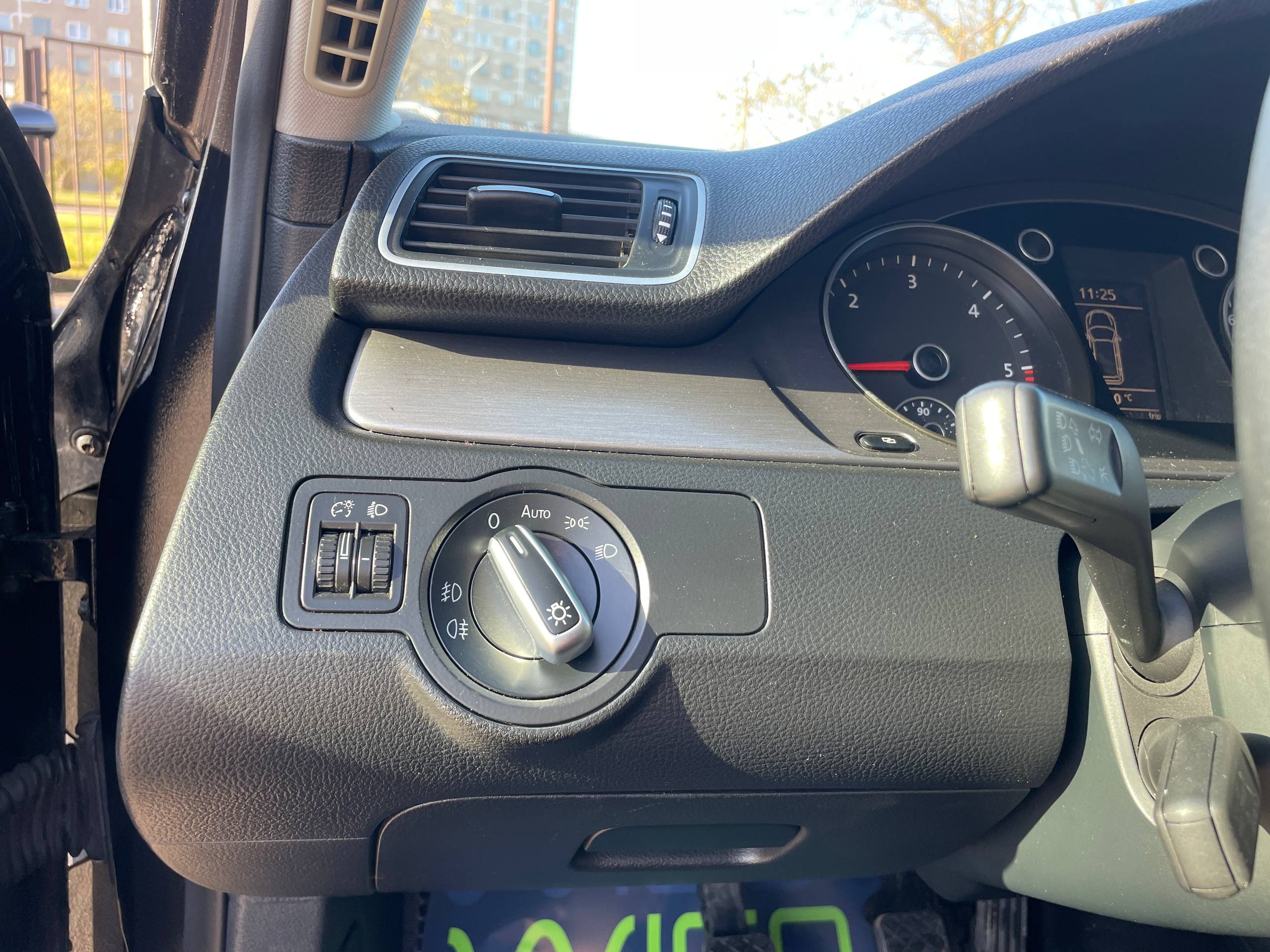 Фото автомобиля 12