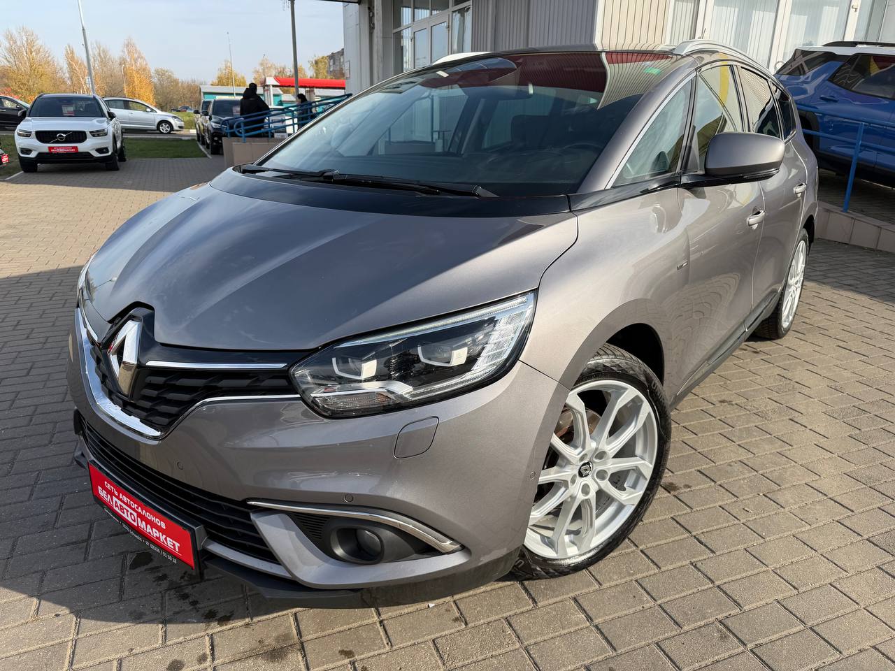 авто с пробегом renault scenic 2017