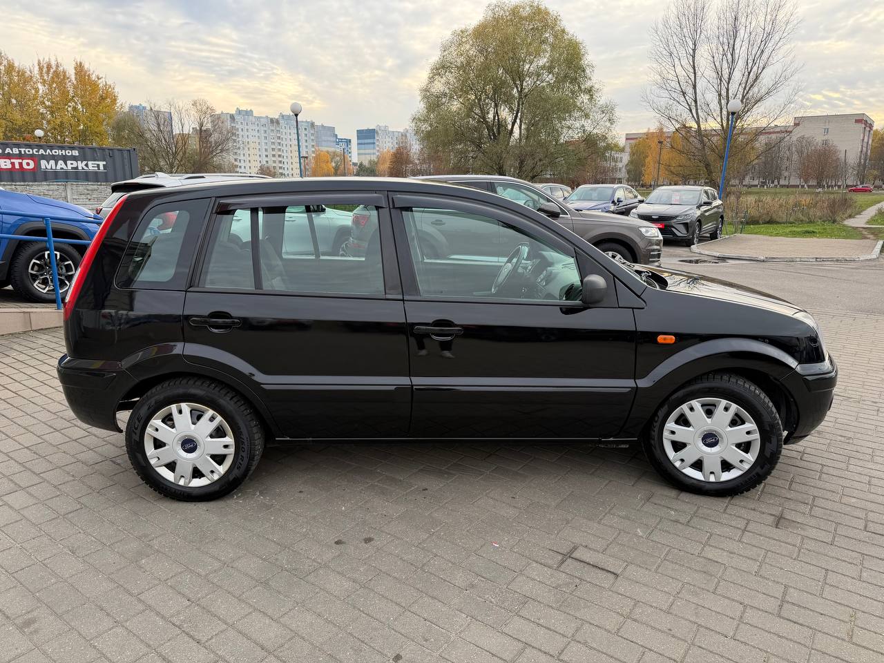 Фото автомобиля 3