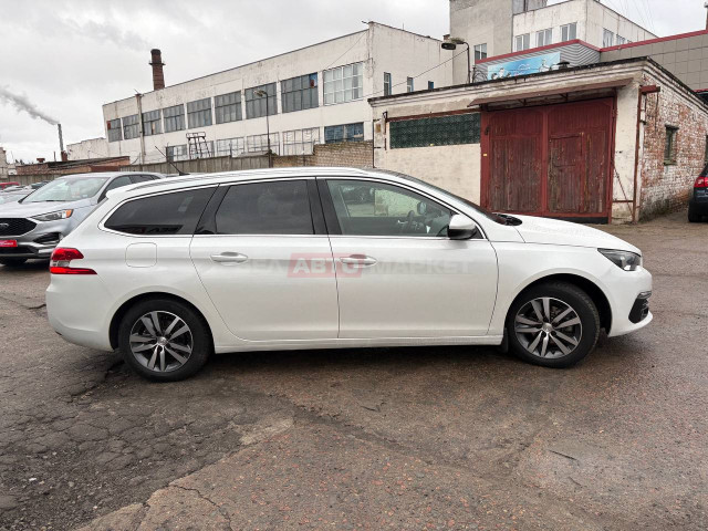 Фото автомобиля 3